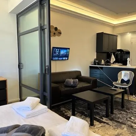 Luxury Archit 14 Street *