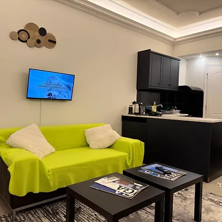 Luxury Archit 14 Street Apartment *