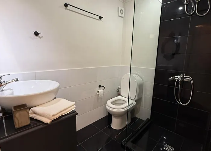 Luxury Archit 14 Street